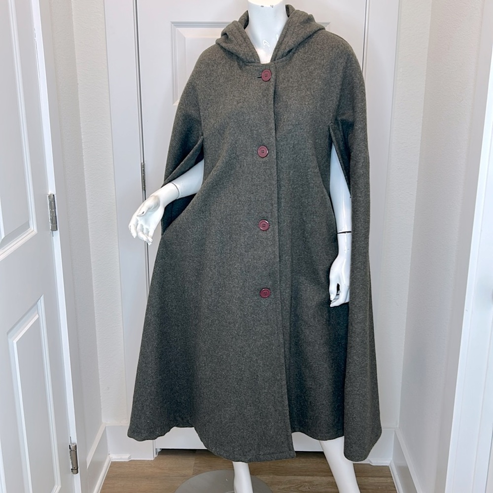 Banana Republic vintage 1980’s gray wool full length cape with hood.
